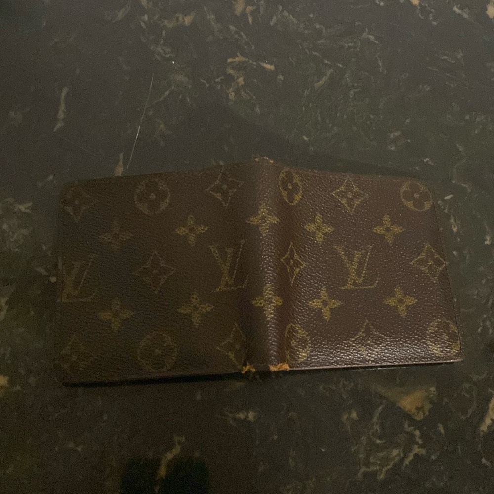 Authentic Louis Vuitton vintage wallet, monogram
Needs love on inside (inside) - Picture 3 of 9